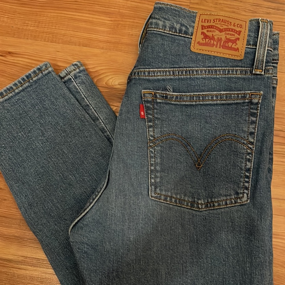 Levi's Wedgie Skinny Jeans
High Rise, Wedgie Skinny Jeans, Sz 27 - Picture 3 of 6